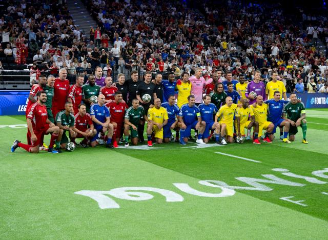 30 May 2025, Bavaria, Munich: Players pose for a group photo during the UEFA Legends Tournament at the SAP Garden, ahead of Saturday's UEFA Champions League final soccer match against between Inter Milan Paris Saint-Germain. Photo: Sven Hoppe/dpa