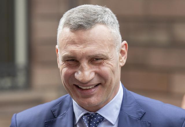 01 June 2025, Hesse, Frankfurt/Main: Vitali Klitschko, Mayor of Kiev, arrives at the award ceremony for the Franz Werfel Human Rights Prize 2025 at St. Paul's Church in Frankfurt. Photo: Boris Roessler/dpa