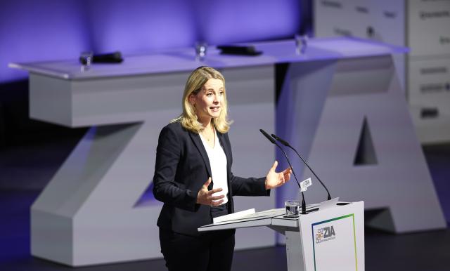 04 June 2025, Berlin: Verena Hubertz, German Minister for Housing, Urban Development and Construction, speaks at the Real Estate Industry Day in the Friedrichstadt-Palast. Photo: Hannes P. Albert/dpa