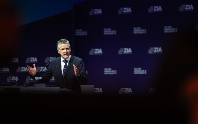 04 June 2025, Berlin: Thorsten Frei, Head of the German Chancellery and Minister for Special Tasks, speaks at the Real Estate Industry Day in the Friedrichstadt-Palast. Photo: Hannes P. Albert/dpa