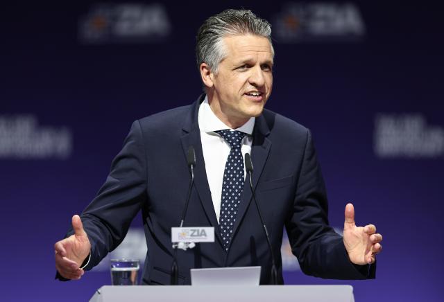 04 June 2025, Berlin: Thorsten Frei, Head of the German Chancellery and Minister for Special Tasks, speaks at the Real Estate Industry Day in the Friedrichstadt-Palast. Photo: Hannes P. Albert/dpa