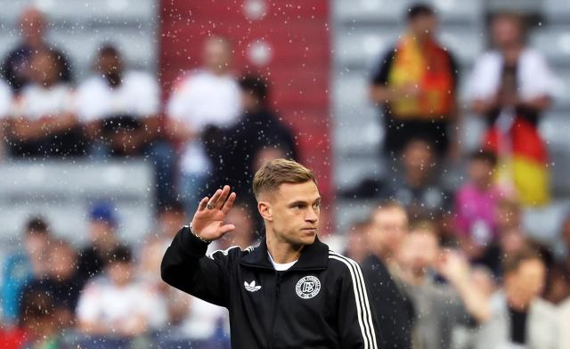 04 June 2025, Bavaria, Munich: Germany's Joshua Kimmich greets the fans ahead of the UEFA Nations League semi final soccer match between Germany and Portugal at Allianz Arena. Photo: Christian Charisius/dpa