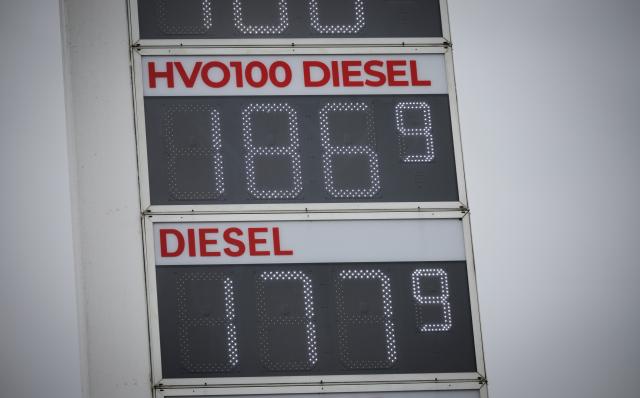 FILED - 15 April 2024, Hamburg: A price board with the prices for HVO100 diesel and diesel is pictured at a Nordoel filling station in Hamburg. Gasoline and diesel prices in Germany are rising slightly every day due to the war in the Middle East. Photo: Christian Charisius/dpa