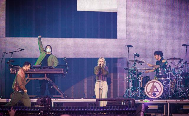 16 June 2025, Lower Saxony, Hanover: Linkin Park performs on stage in the Heinz-von-Heiden-Arena during the "From Zero World Tour 2025". Photo: Moritz Frankenberg/dpa