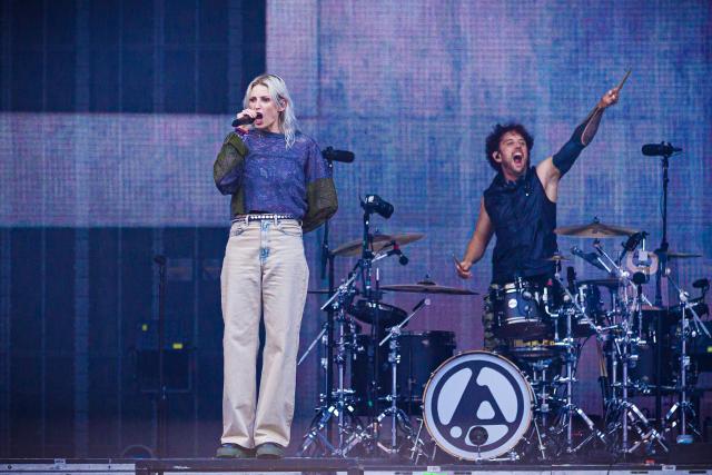 16 June 2025, Lower Saxony, Hanover: Emily Armstrong of Linkin Park performs on stage in the Heinz-von-Heiden-Arena during the "From Zero World Tour 2025". Photo: Moritz Frankenberg/dpa