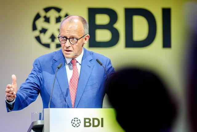 23 June 2025, Berlin: German Chancellor Friedrich Merz speaks at the Day of German Industry. Every year, high-ranking representatives from politics and business meet at the event organized by the Federation of German Industries (BDI). Photo: Kay Nietfeld/dpa