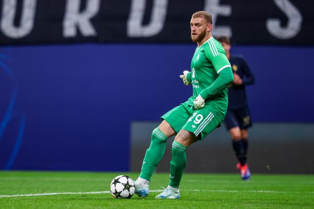 FILED - 02 October 2024, Saxony, Leipzig: Juventus goalkeeper Michele Di Gregorio in action during the UEFA Champions League soccer match between RB Leipzig and Juventus at the Red Bull Arena. Photo: Jan Woitas/dpa
