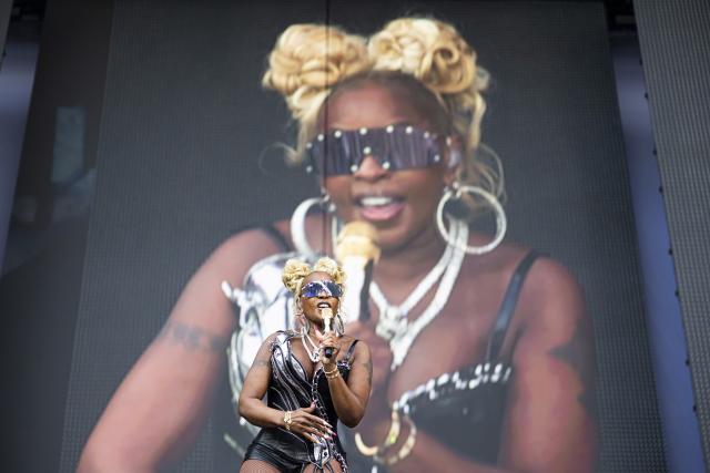 28 June 2025, Lower Saxony, Hanover: US singer Mary Jane Blige performs on stage during a concert in the Heinz-von-Heiden-Arena. Photo: Michael Matthey/dpa