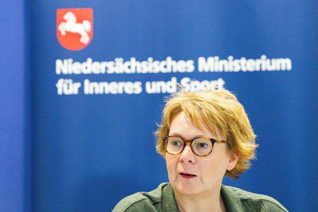 02 July 2025, Lower Saxony, Hanover: Daniela Behrens, Minister of the Interior of Lower Saxony, speaks during a press conference to present the "Annual Review of Fire Protection, Disaster Control and Rescue Services 2024" at the DRK Simulation and Training Center (SITZ). Photo: Michael Matthey/dpa