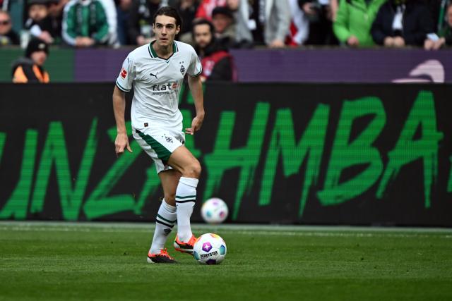 09 March 2024, North Rhine-Westphalia, Moenchengladbach: Borussia Moenchengladbach's Florian Neuhaus plays the ball during the German Bundesliga soccer match between Borussia Moenchengladbach and 1. FC cologne at Borussia-Park. Borussia Mönchengladbach have fined and banished midfielder Florian Neuhaus due to a video circulating on social media where sporting director Roland Virkus is mocked. Photo: Federico Gambarini/dpa - IMPORTANT NOTICE: DFL and DFB regulations prohibit any use of photographs as image sequences and/or quasi-video.