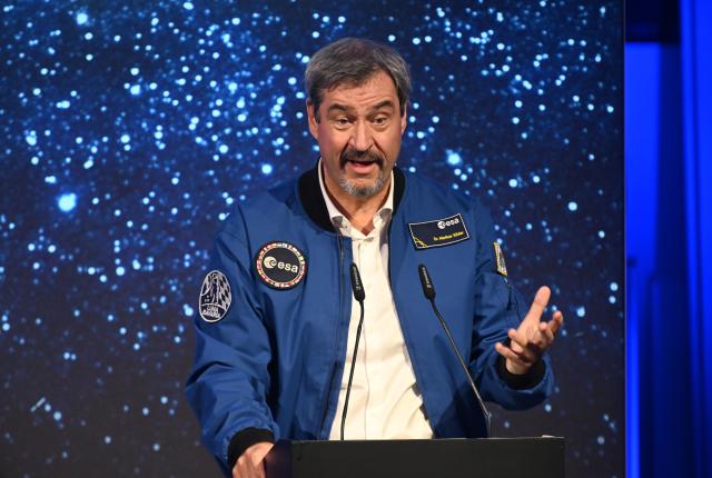 04 July 2025, Bavaria, Oberpfaffenhofen: Markus Soeder, Minister President of Bavaria, speaks at the Bavarian Moon Summit at the German Space Operations Center (GSOC) in Oberpfaffenhofen. Photo: Felix Hörhager/dpa
