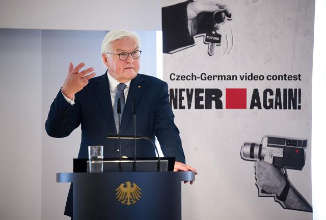 09 July 2025, Berlin: German President Frank-Walter Steinmeier speaks at a reception for the winning teams of the German-Czech video competition "Nie wieder!/Uz nikdy vice!",(Never again) which was organized by the German-Czech Future Fund for pupils, at Bellevue Palace in Berlin. Photo: Bernd von Jutrczenka/dpa