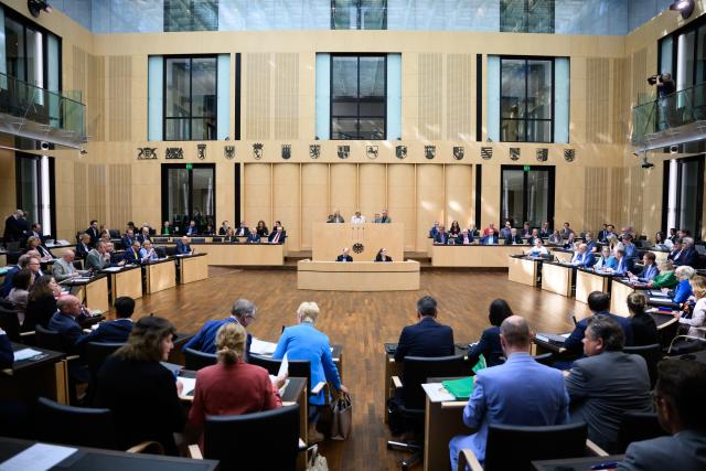 FILED - 13 June 2025, Berlin: Anke Rehlinger, Minister-President of Saarland and current President of the Bundesrat, opens the 1055th plenary session of the German Bundesrat. Photo: Bernd von Jutrczenka/dpa