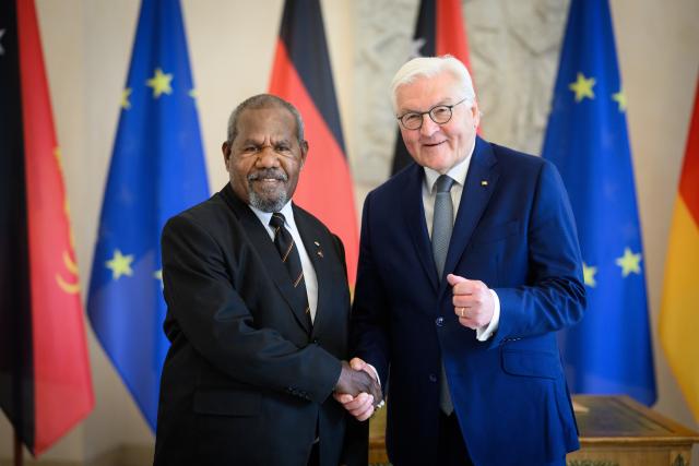 16 July 2025, Berlin: Robert Dadae, Governor-General of Papua New Guinea, and German President Frank-Walter Steinmeier meet for talks at Bellevue Palace. Photo: Bernd von Jutrczenka/dpa