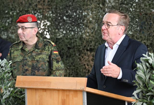 17 July 2025, Rhineland-Palatinate, Germersheim: German Minister of Defense Boris Pistorius (R) makes a statement next to Inspector General of the Bundeswehr Carsten Breuer during his visit to the Germersheim Air Force Training Battalion. Photo: Bernd Weißbrod/dpa
