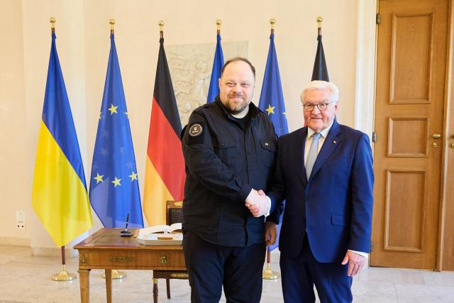 13 October 2025, Berlin: German President Frank-Walter Steinmeier (R) welcomes Ruslan Stefanchuk, President of the Ukrainian Parliament, to Bellevue Palace for talks. Photo: Annette Riedl/dpa