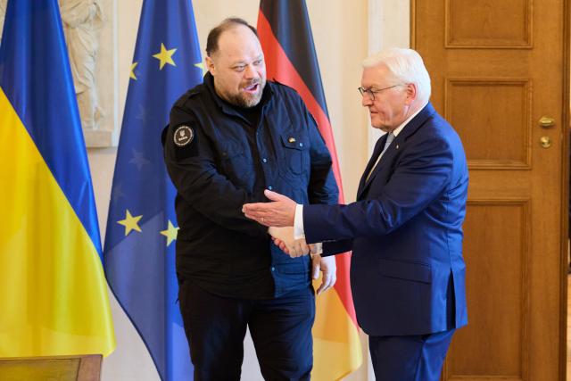 13 October 2025, Berlin: German President Frank-Walter Steinmeier (R) welcomes Ruslan Stefanchuk, President of the Ukrainian Parliament, to Bellevue Palace for talks. Photo: Annette Riedl/dpa