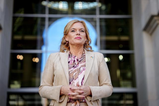 13 October 2025, Berlin: President of the Bundestag Julia Kloeckner waits to receive the President of the Ukrainian Parliament Ruslan Stefanchuk in the Reichstag building. Photo: Kay Nietfeld/dpa
