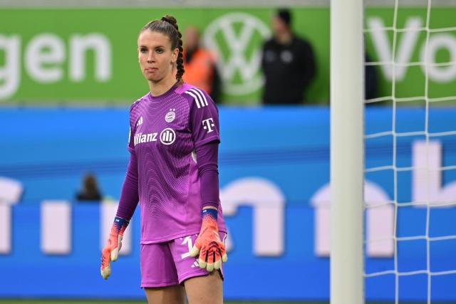 FILED - 11 October 2025, Lower Saxony, Wolfsburg: Bayern Munich goalkeeper Ena Mahmutovic pictured during the German women Bundesliga soccer match between VfL Wolfsburg and Bayern Munich at Volkswagen Arena. Photo: Swen Pförtner/dpa