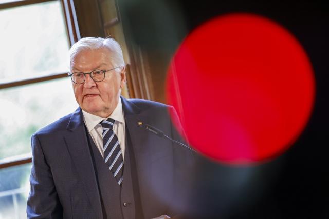 16 October 2025, Rhineland-Palatinate, Andernach: German President Frank-Walter Steinmeier speaks at the award ceremony for the Federal Cross of Merit on Ribbon to dedicated citizens from Rhineland-Palatinate in Namedy Castle. Photo: Thomas Banneyer/dpa
