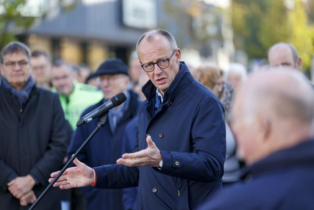 18 October 2025, North Rhine-Westphalia, Meschede: German Chancellor Friedrich Merz gives a speech at the Citizens' Dialogue. Photo: Christoph Reichwein/dpa