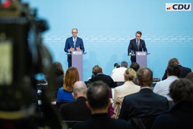 20 October 2025, Berlin: German Chancellor Friedrich Merz (L) and Carsten Linnemann, Christian Democratic Union (CDU) Secretary General speak at a press conference at the end of the CDU Presidium's closed meeting. Photo: Christophe Gateau/dpa