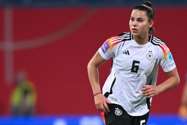 FILED - 31 May 2024, Mecklenburg-Western Pomerania, Rostock: Germany's Lena Oberdorf in action during the UEFA European Championship Women's qualifier soccer match between Germany and Poland at Ostseestadion. Oberdorf has ruptured the cruciate ligament in her right knee for the second time in 15 months and faces another long spell on the sidelines, her club Bayern Munich said on Monday. Photo: Sebastian Gollnow/dpa
