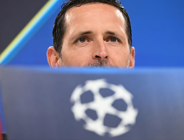21 October 2025, Hesse, Frankfurt/Main: Eintracht Frankfurt coach Dino Toppmoeller attends a press conference ahead of Wednesday's UEFA Champions League soccer match against Liverpool FC. Photo: Arne Dedert/dpa