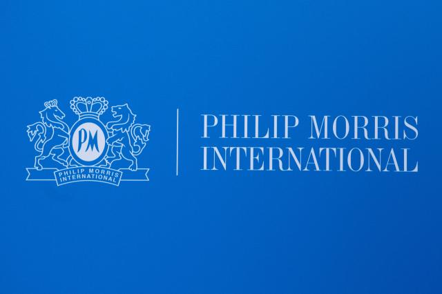 FILED - 19 June 2017, Saxony, Dresden: A general view of the logo of US tobacco company Philip Morris during a press conference in Dresden. Photo: Sebastian Kahnert/dpa-Zentralbild/dpa