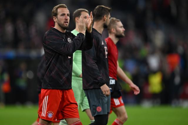 22 October 2025, Bavaria, Munich: Bayern Munich's Harry Kane thanks the fans after the UEFA Champions League soccer match between Bayern Munich and FC Bruges at Allianz Arena. Photo: Sven Hoppe/dpa