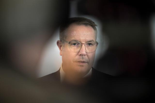 23 October 2025, Rhineland-Palatinate, Mainz: Alexander Schweitzer, Minister President of Rhineland-Palatinate, takes part in the German Minister-Presidents' Conference in Mainz. Photo: Boris Roessler/dpa