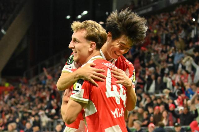 23 October 2025, Rhineland-Palatinate, Mainz: FSV Mainz's Nelson Weiper celebrates after scoring his side's first goal during the UEFA Europa Conference League match between FSV Mainz 05 and Zrinjski Mostar at Mewa Arena. Photo: Torsten Silz/dpa