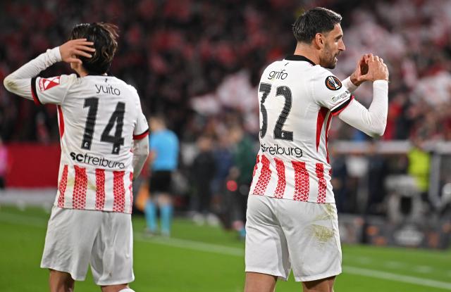 23 October 2025, Baden-Württemberg, Freiburg im Breisgau: Freiburg's Vincenzo Grifo celebrates scoring his side's second goal during the UEFA Europa League soccer match between SC Freiburg and FC Utrect at Europa-Park stadium. Photo: Harry Langer/dpa