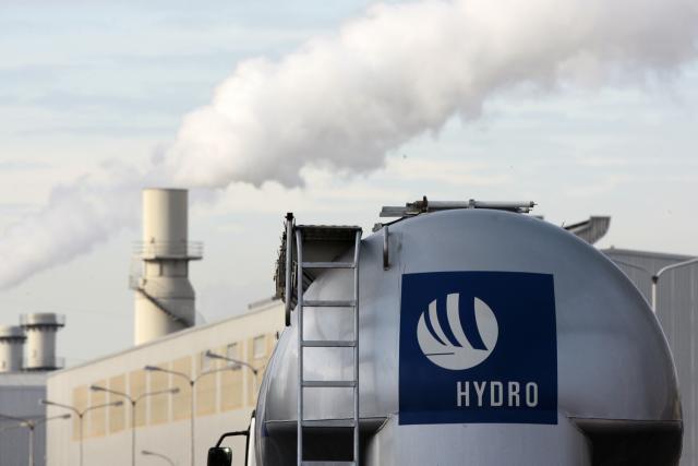 FILED - 18 February 2009, North Rhine-Westphalia, Neuss: A liquid metal transporter with Hydro lettering drives onto the site of the Norwegian energy firm Norsk Hydro aluminum smelter in Neuss. Photo: David-Wolfgang Ebener/dpa