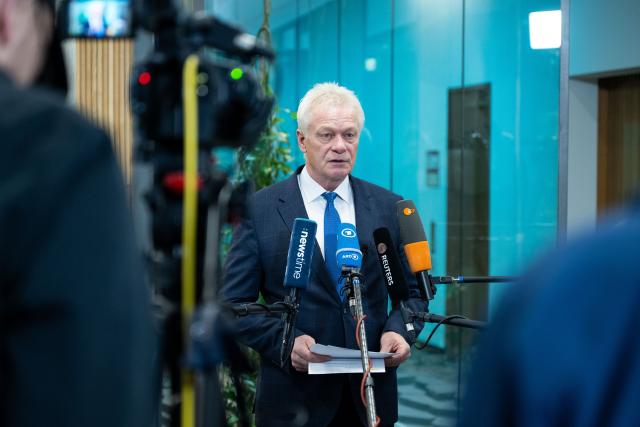 24 October 2025, Brandenburg, Kremmen: Alois Rainer, Germany's Minister for Agriculture, Food and Home Affairs, speaks about the bird flu outbreak. Photo: Christophe Gateau/dpa