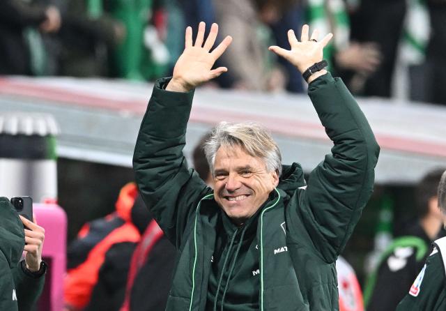 24 October 2025, Bremen: Werder Bremen Coach Horst Steffen reacts after the German Bundesliga soccer match between Werder Bremen and 1.FC Union Berlin at Weserstadion. Photo: Carmen Jaspersen/dpa - IMPORTANT NOTICE: DFL and DFB regulations prohibit any use of photographs as image sequences and/or quasi-video.
