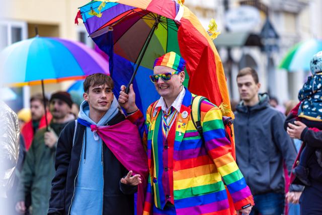25 October 2025, Brandenburg, Cottbus: People take part in the 17th Christopher Street Day (CSD) demonstration for Cottbus and Lower Lusatia under the motto "United in peace and diversity". Photo: Frank Hammerschmidt/dpa