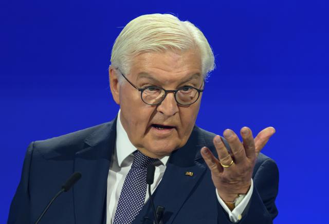 26 October 2025, Saxony, Chemnitz: German President Frank-Walter Steinmeier gives the speech at the presentation of the German Environmental Award. This year's award, which is endowed with half a million euros, is shared by a Swiss climate researcher and the steel galvanizing company Zinq from North Rhine-Westphalia for its resource-saving galvanizing process. Photo: Hendrik Schmidt/dpa