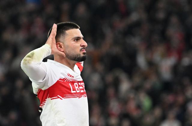 26 October 2025, Baden-Wuerttemberg, Stuttgart: VfB Stuttgart's Deniz Undav celebrates scoring his side's second goal during the German Bundesliga soccer match between VfB Stuttgart and FSV Mainz 05 at the MHPArena. Photo: Marijan Murat/dpa - WICHTIGER HINWEIS: Gemäß den Vorgaben der DFL Deutsche Fußball Liga bzw. des DFB Deutscher Fußball-Bund ist es untersagt, in dem Stadion und/oder vom Spiel angefertigte Fotoaufnahmen in Form von Sequenzbildern und/oder videoähnlichen Fotostrecken zu verwerten bzw. verwerten zu lassen.