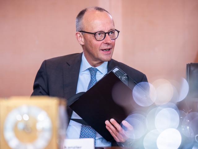 29 October 2025, Berlin: German Chancellor Friedrich Merz speaks at the start of the Federal Cabinet meeting in the Federal Chancellery. Photo: Michael Kappeler/dpa