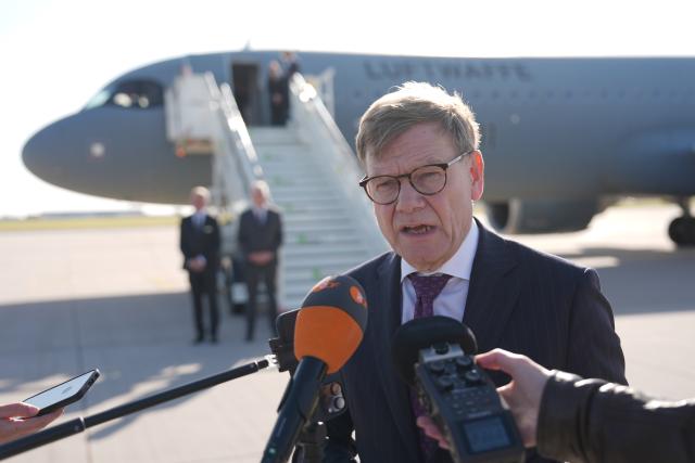 29 October 2025, Brandenburg, Schönefeld: Johann Wadephul, German Minister of Foreign Affairs, makes a press statement at the military section of BER Berlin-Brandenburg Airport in front of an Airbus A 321 of the Air Force's Air Wing for the flight to the Middle East. Wadephul's trip will focus on the further implementation of US President Trump's Gaza peace plan. Photo: Marcus Brandt/dpa