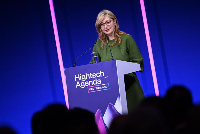 29 October 2025, Berlin: Ekaterina Sachariewa, EU Commissioner for Start-ups and for Research and Innovation, speaks at the German government event "Hightech Agenda Deutschland - Debate, Conference, Networking". Photo: Britta Pedersen/dpa