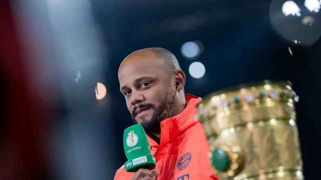 29 October 2025, North Rhine-Westphalia, Cologne: Bayern Munich coach Vincent Kompany gives an interview prior to the start of the German DFB Cup 2nd round soccer match between 1. FC Cologne and Bayern Munich at RheinEnergieStadion. Photo: Rolf Vennenbernd/dpa - WICHTIGER HINWEIS: Gemäß den Vorgaben der DFL Deutsche Fußball Liga bzw. des DFB Deutscher Fußball-Bund ist es untersagt, in dem Stadion und/oder vom Spiel angefertigte Fotoaufnahmen in Form von Sequenzbildern und/oder videoähnlichen Fotostrecken zu verwerten bzw. verwerten zu lassen.