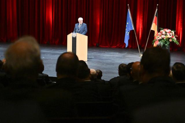 30 October 2025, Baden-Württemberg, Karlsruhe: German President Frank-Walter Steinmeier speaks during the 75th anniversary of the German Court of Justice and the Office of the German Public Prosecutor, ceremony at the Badisches Staatstheater. Photo: Bernd Weißbrod/dpa