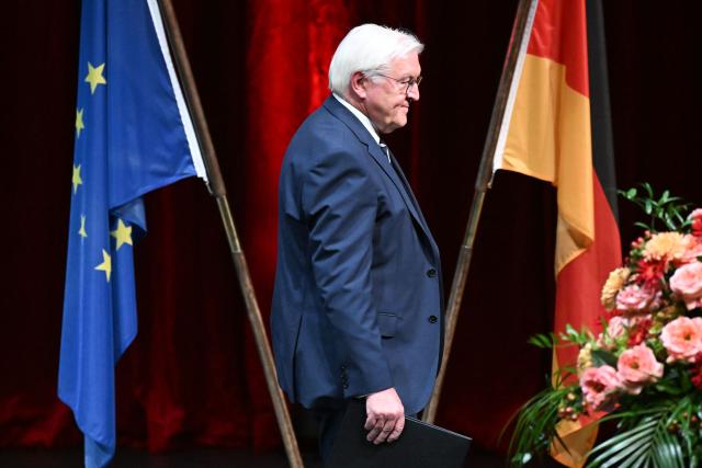 30 October 2025, Baden-Württemberg, Karlsruhe: German President Frank-Walter Steinmeier speaks during the 75th anniversary of the German Court of Justice and the Office of the German Public Prosecutor, ceremony at the Badisches Staatstheater. Photo: Bernd Weißbrod/dpa
