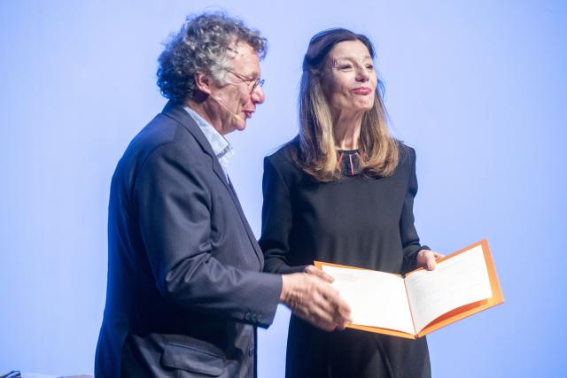 FILED - 01 November 2025, Hesse, Darmstadt: Ingo Schulze, President of the German Academy for Language and Poetry, presents writer Ursula Krechel with the Georg Buechner Prize 2025. Photo: Helmut Fricke/dpa