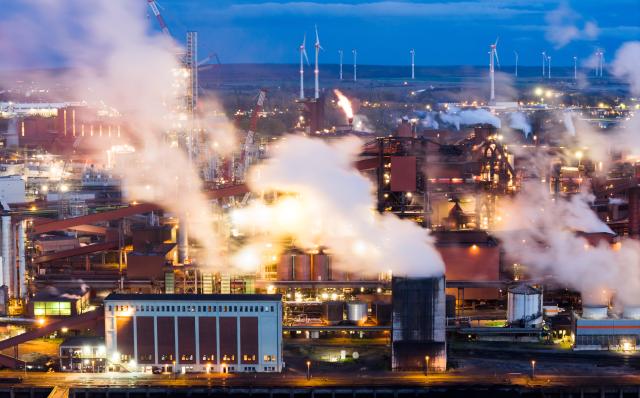 FILED - 22 October 2025, Lower Saxony, Salzgitter: An aerial view of the Salzgitter AG site. Losing Germany's domestic steel production could cost the country up to ·50 billion ($58 billion) per year, a study published on Tuesday shows, ahead of a key summit for the sector in Berlin. Photo: Julian Stratenschulte/dpa