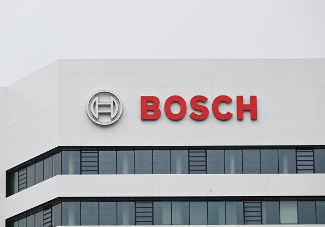 FILED - 25 September 2025, Baden-Wuerttemberg, Gerlingen: The Bosch logo can be seen on a building at the headquarters of Robert Bosch GmbH. Photo: Bernd Weißbrod/dpa
