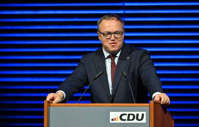 04 November 2025, Thuringia, Weimar: Minister President of Thuringia Mario Voigt speaks at the annual reception of the Thuringian Christian Democratic Union of Germany (CDU) parliamentary group at the "neue weimarhalle" congress center. Photo: Martin Schutt/dpa