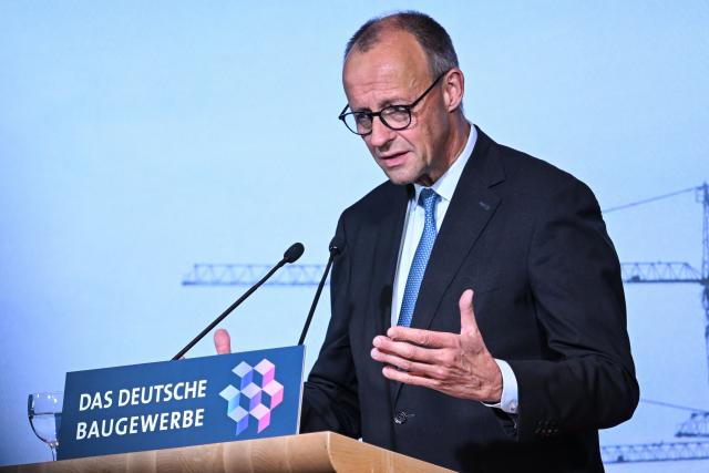 05 November 2025, Berlin: German Chancellor Friedrich Merz speaks at the German Construction Industry Day of the Central Association of the German Construction Industry, under the motto "New start in construction: Where do we stand?". Photo: Britta Pedersen/dpa